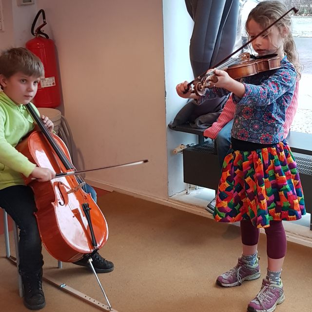 Cello und Geige